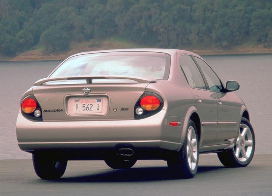  Nissan Maxima 2000 года  (US) (фото 4 из 4)